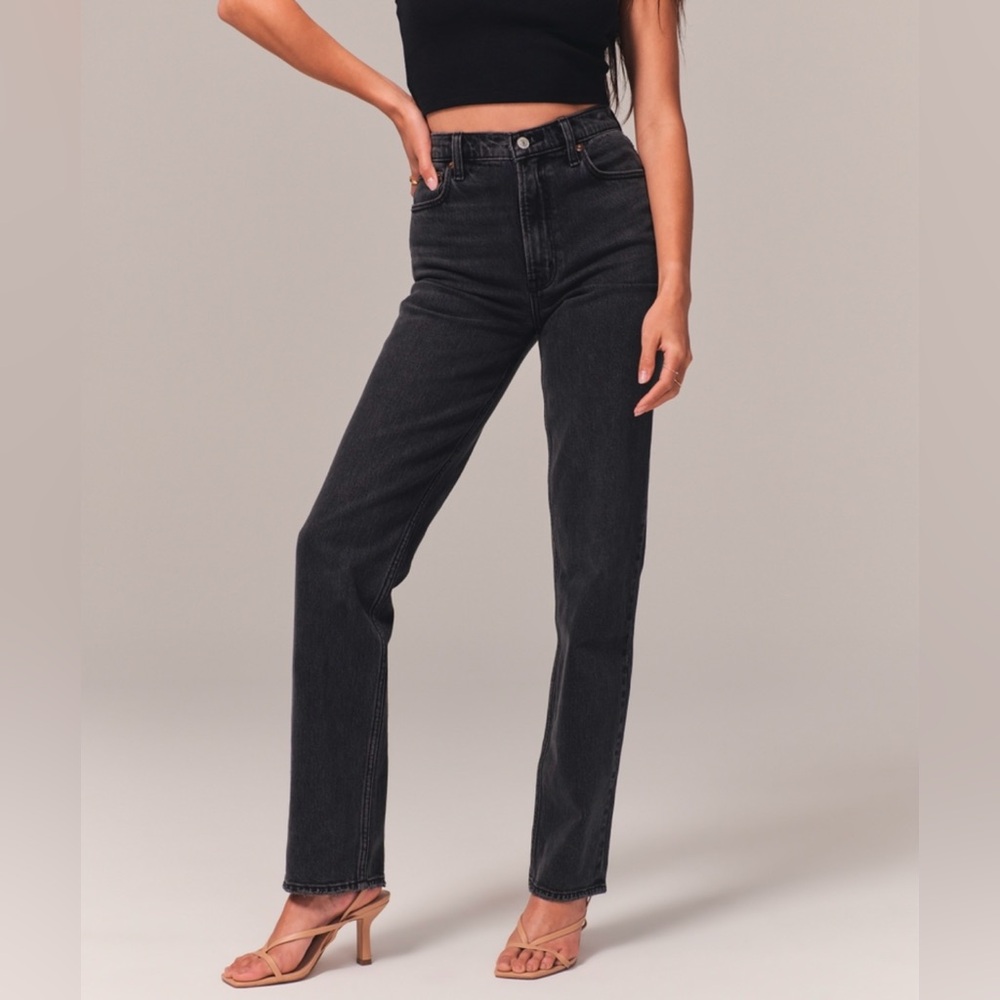 Abercrombie 90’s Straight Ultra High Rise
